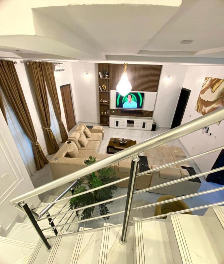 Urban Retreat Luxury Shortlet Apartment Lekki Ajah Lagos With Pool And Gym Eksteriør billede