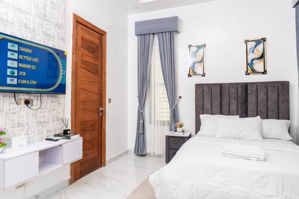 Urban Retreat Luxury Shortlet Apartment Lekki Ajah Lagos With Pool And Gym Eksteriør billede