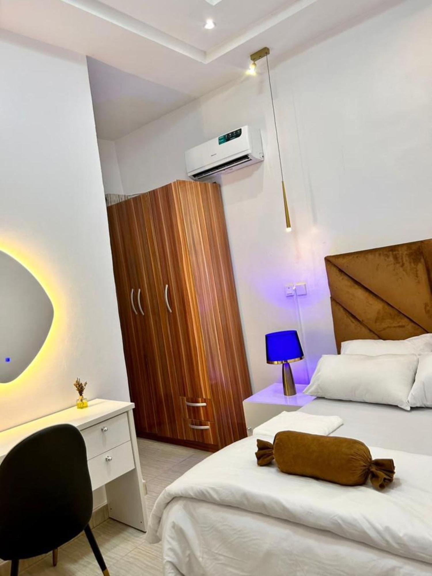 Urban Retreat Luxury Shortlet Apartment Lekki Ajah Lagos With Pool And Gym Eksteriør billede